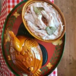 Fertig gefüllte Fleischterrine