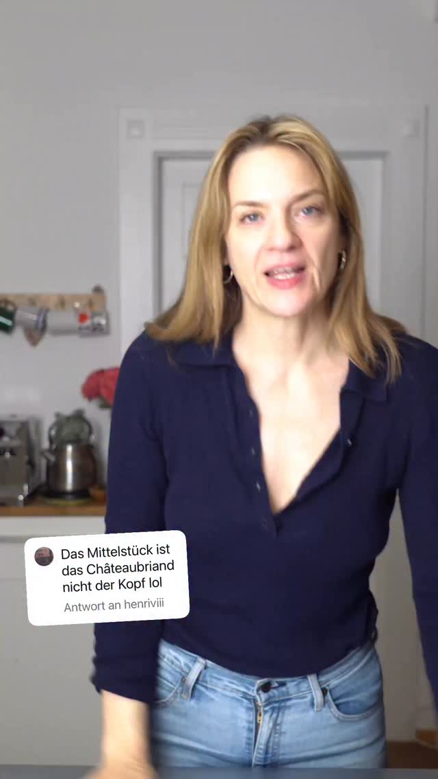 Es kamen viele Nachrichten. Ich hab noch mal gründlich nachgeforscht.
Oh gott, an mir ist eine Lehrerin verloren gegangen ne sehr strenge merke ich grad. 😅.
Also:
So sagt es bei Auguste Escoffier im Guide Culinaire