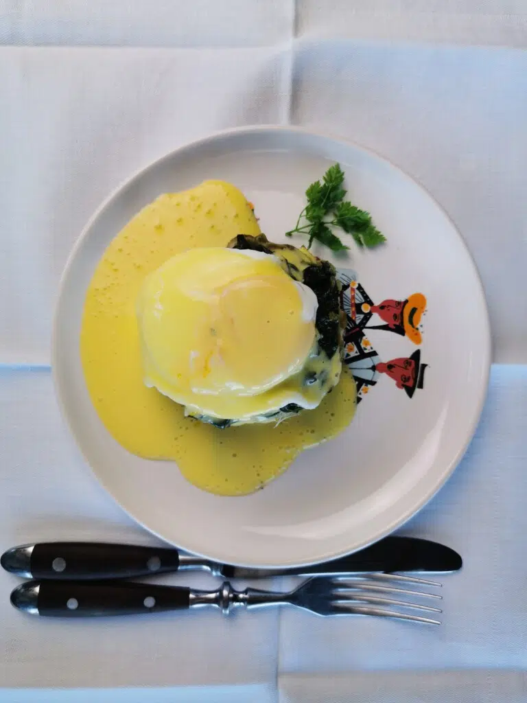 Oeuf Mollet Bernaise mit Spinat