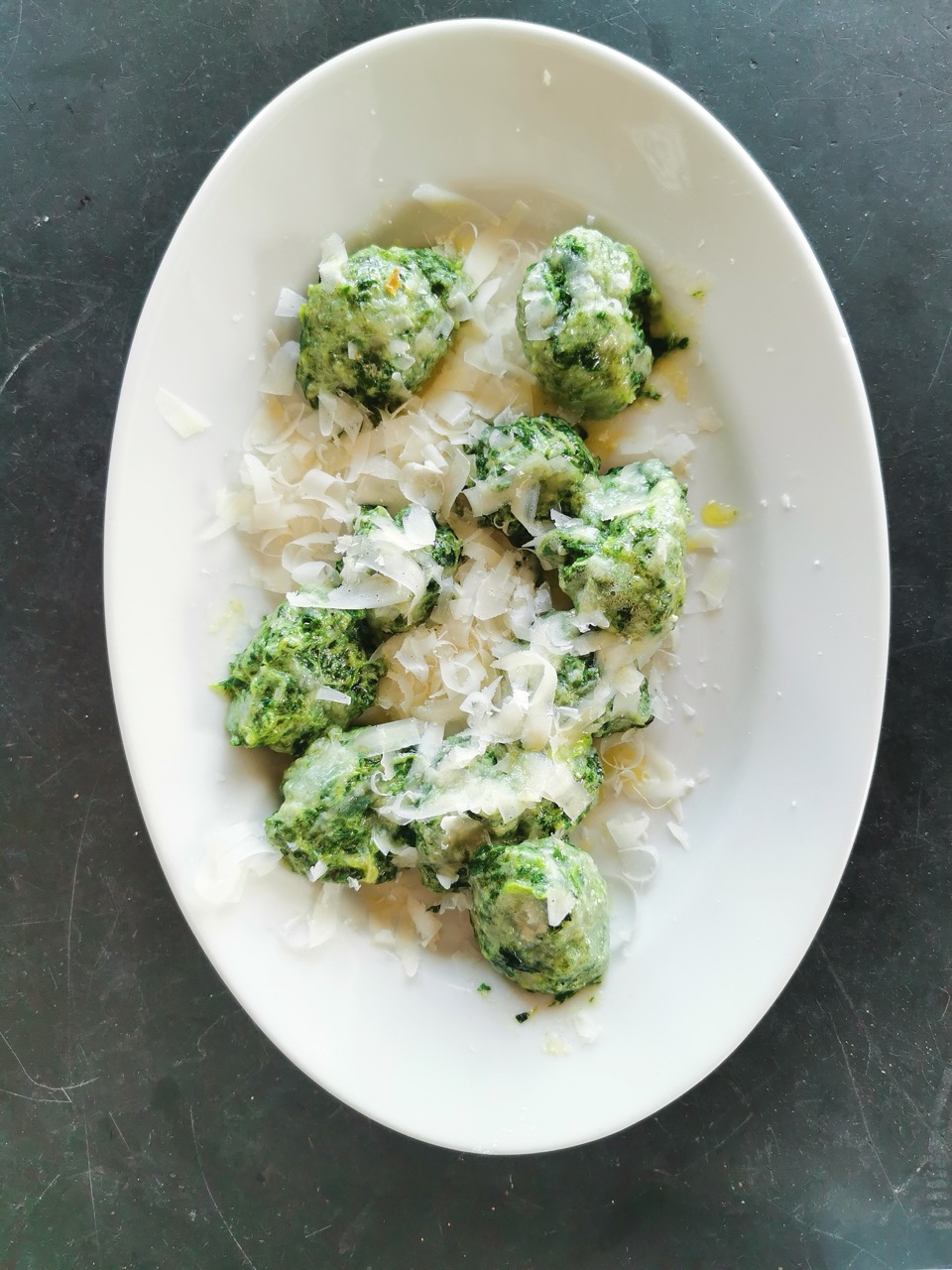 Italienische Spinatklösschen