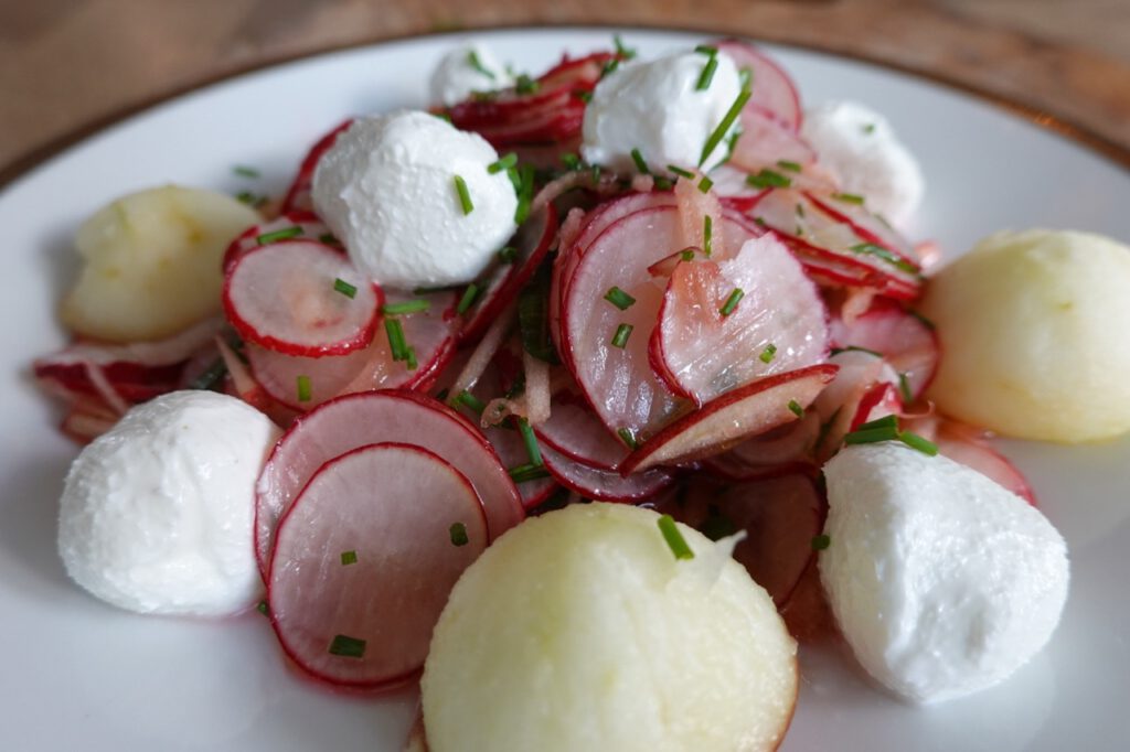 Radieschensalat Rezept von Vivikocht