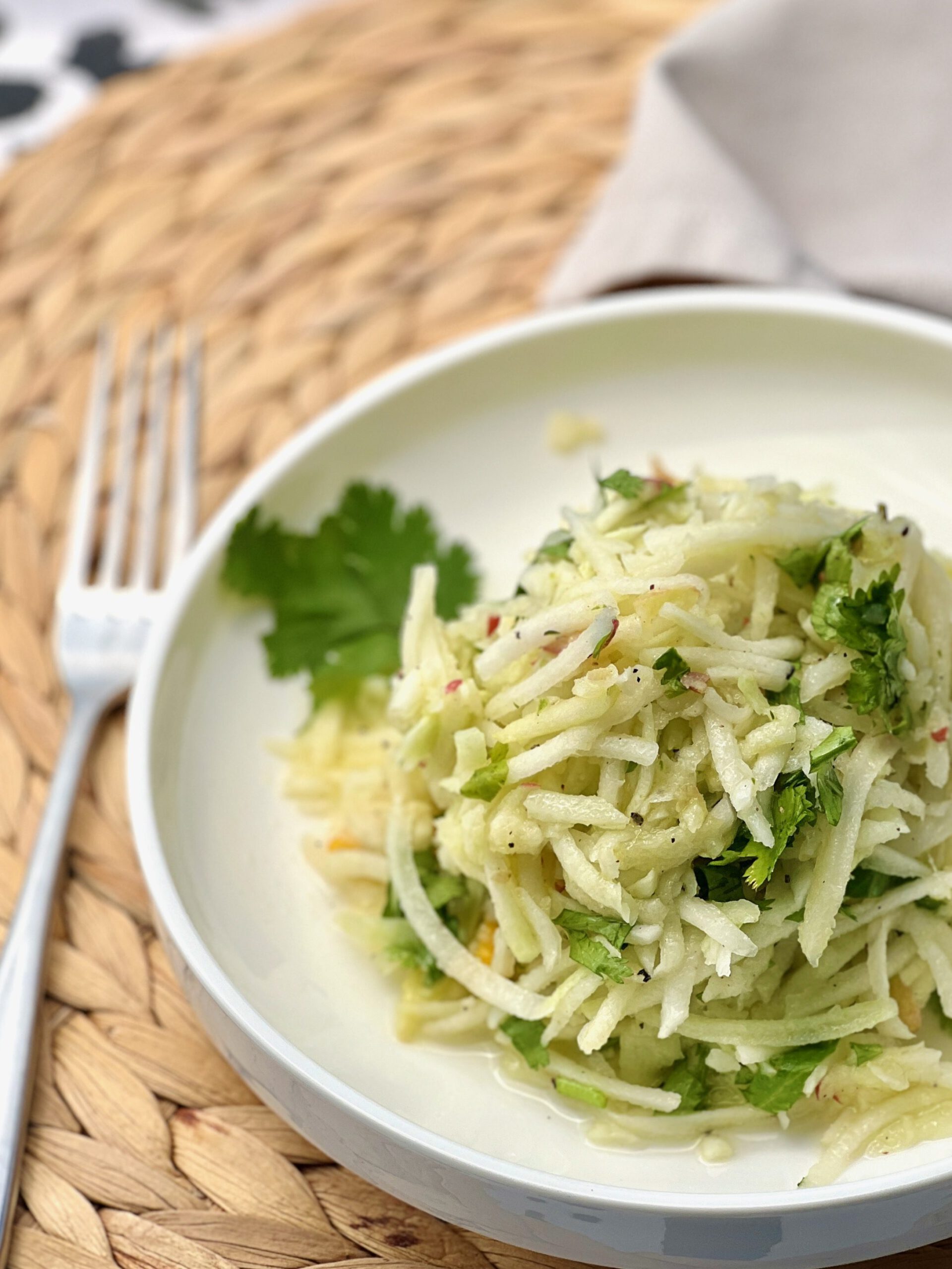 KohlrabiApfel Salat mit Koriander Minze und Estragonnbsp- Vivi kocht
