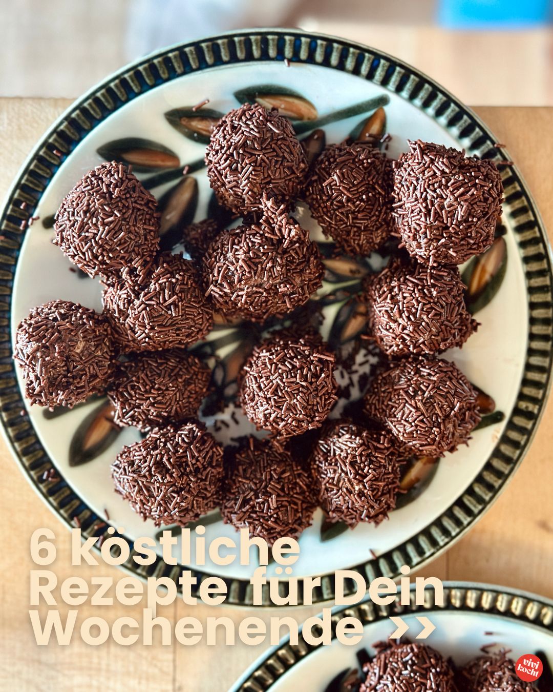 6 köstliche Herbst-Rezepte für dein entspanntes Wochenende.
Hier findest du eine kleine Auswahl leckerer Rezepte, die perfekt in den Herbst passen. Plane ein bisschen vor und starte entspannt in ein köstliches Wochenende. ☀️
Was hältst du von⤵️
1️⃣ Siedfleisch Carpaccio *
2️⃣ Oma’s Schokotrüffel *
3️⃣ Demi-Glacé aka Beste braune Sauce
4️⃣ Spanische Bratkartoffeln
5️⃣ Knusprige Schokocrossies
6️⃣ Gebackene Banane mit Honig & Sesam 
*Featured in @Schweizer_Landliebe von @sabrina_lea_glanzmann in Ausgabe 10/2025
Es sind die kleinen i-Tüpfelchen, die das Wochenende besonders machen. Und das Wichtigste: die Zeit mit deinen Liebsten genießen. 💛
➡️ Gerne speichern, nachkochen & genießen ☀️
#FoodInspo #einfacherezepte #leckerschmecker #kochenmachtglücklich #schnellerezepte #sommergerichte #foodinsta
#Lecker #menü #wochenendeeinläuten
#KochenmitLiebe