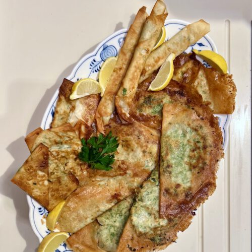Knusprig frittierte tunesische Brik mit Kartoffel-Thunfisch-Füllung