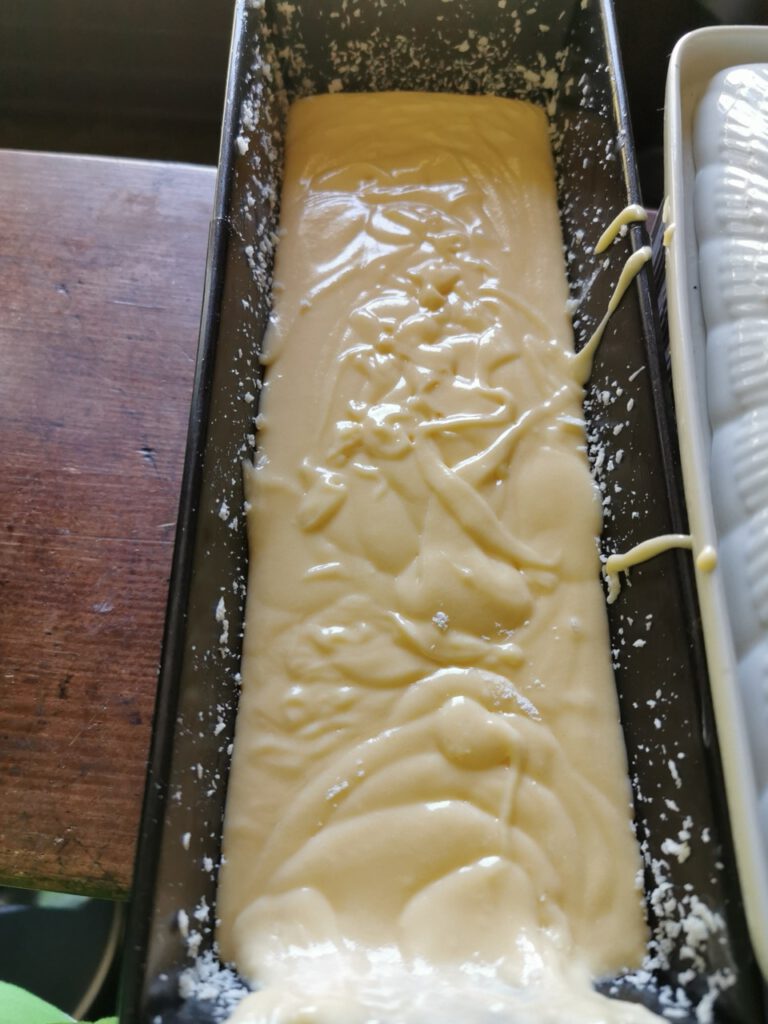 omas-zitronenkuchen-teig-rezept-vivikocht