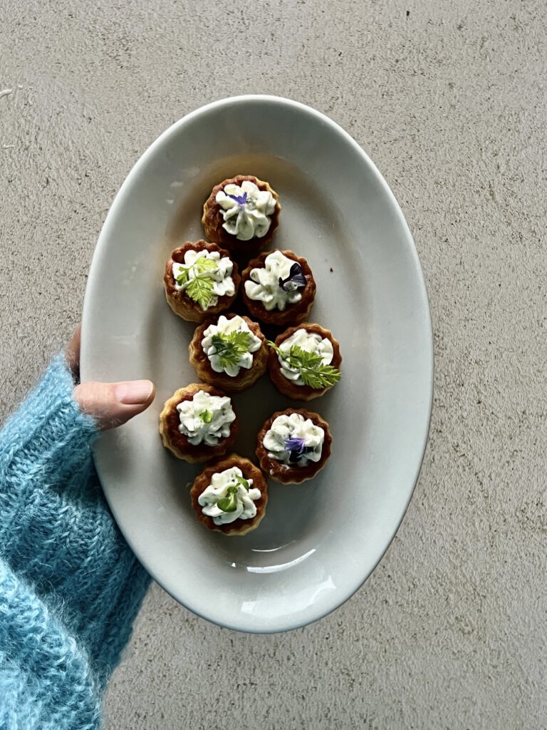 Mini-Pasteten mit Frischkäsefüllung