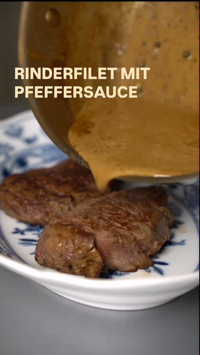 Rinderfilet mit Peffersauce 🥩
⏰ In 30 min fertig. 
🥔 Auch zu Kartoffel ein Traum. 
➡️ Folge mir gerne für weitere modernisierte traditionelle Rezepte - einfach erklärt.

#rinderfilet #schnellesrezept #schnellerezepte #pfeffersauce #foodaddict 
#viralrecipe  #vivikocht #vivikochthandmadewithlove #foodblog #foodblogliebe #soulfood #cookingvideo #food #foodie #foodporn #foodaddict #foodinfluencer #cooking #easyrecipes #easyrecipe #instafood #cookingvideos #tabletopdirector #foodstyling #schnellerezepte #einfacherezepte