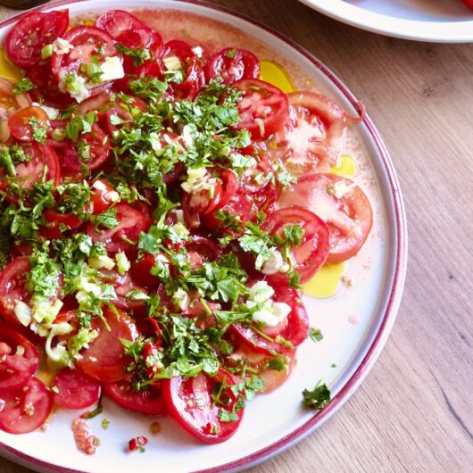 Tomaten Carpaccio mit Ingwer Sherryessig nach Ottolenghi VIVI KOCHT