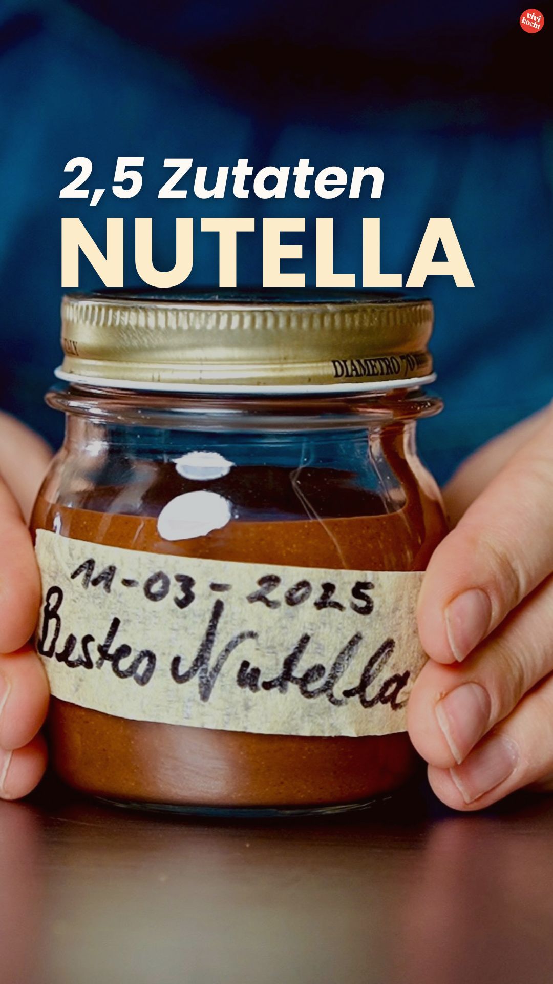 Wusstest du, dass wenn du 200 g Haselnüsse 10 min bei 180 O/U röstest, in einem starken Mixer klein häckselst, ein paar Tropfen Haselnussöl und geschmolzene 200g Schokolade hinzufügst, alles vermengst, in ein Glas abfüllst, 12 Stunden durchkühlst und dann auf ein Vollkornbrot, was du in nur 60 min backen kannst streichst, Du dann das leckerste, günstigste und beste Nutella der Welt ist?

➡️ Speichere Dir das Rezept für deine nächstes Sonntagfrühstück ab.

#SelbstgemachteNutella
#HausgemachteNutella
#NutellaLovers
#NussNougatCreme
#HealthyNutella
#DIYNutella
#Schokoladenaufstrich
#VeganNutella
#Frühstücksideen
#LeckereRezepte
#GesundesFrühstück
#NutellaRezept
#Nussaufstrich
#Kochinspiration
#Foodie
#Foodstagram