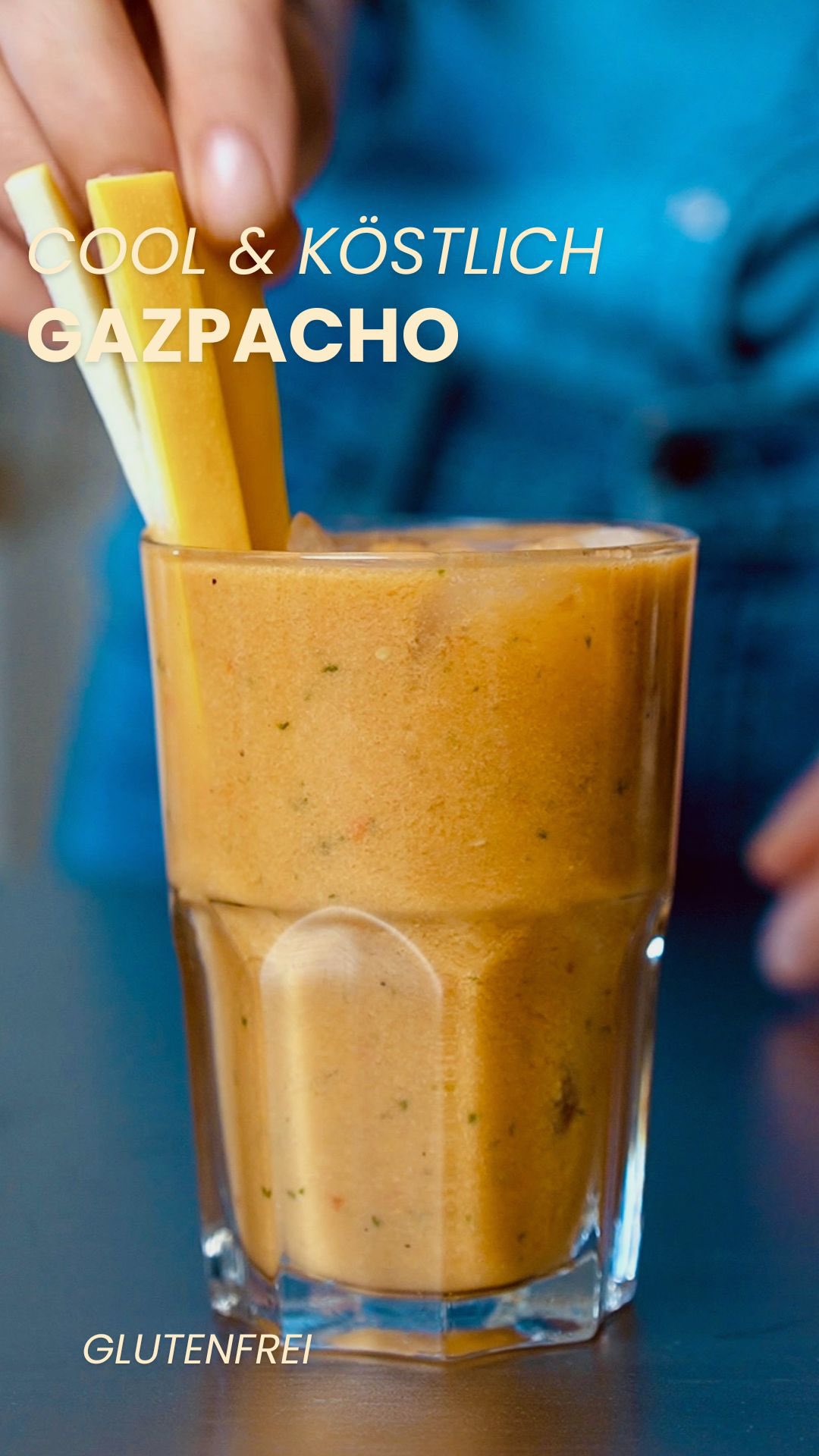 🥒🍅 Sommer im Glas – mein fruchtig-frisches Gazpacho mit Holunderessig! 🌿
Gazpacho – glutenfrei und perfekt für heiße Tage. Da ich Trennkost mache, kommt bei mir kein geröstetes Weißbrot hinein.
Das Rezept findest du auf meinem Blog. 💛

Dieses Rezept ist Teil meiner Serie „Cool & köstlich“ – super schnell zubereitet: In nur 5 Minuten fertig! 🕒

#gazpacho #glutenfrei #trennkost #kaltesuppe #sommerküche #gesundundlecker #rezepteblog #vivikocht #coolundköstlich