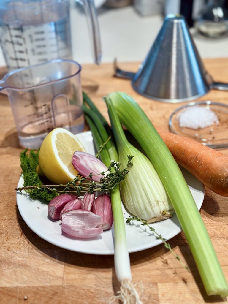 Zuten für das Rezept - Fisch perfekt pochieren ohne Zerfallen