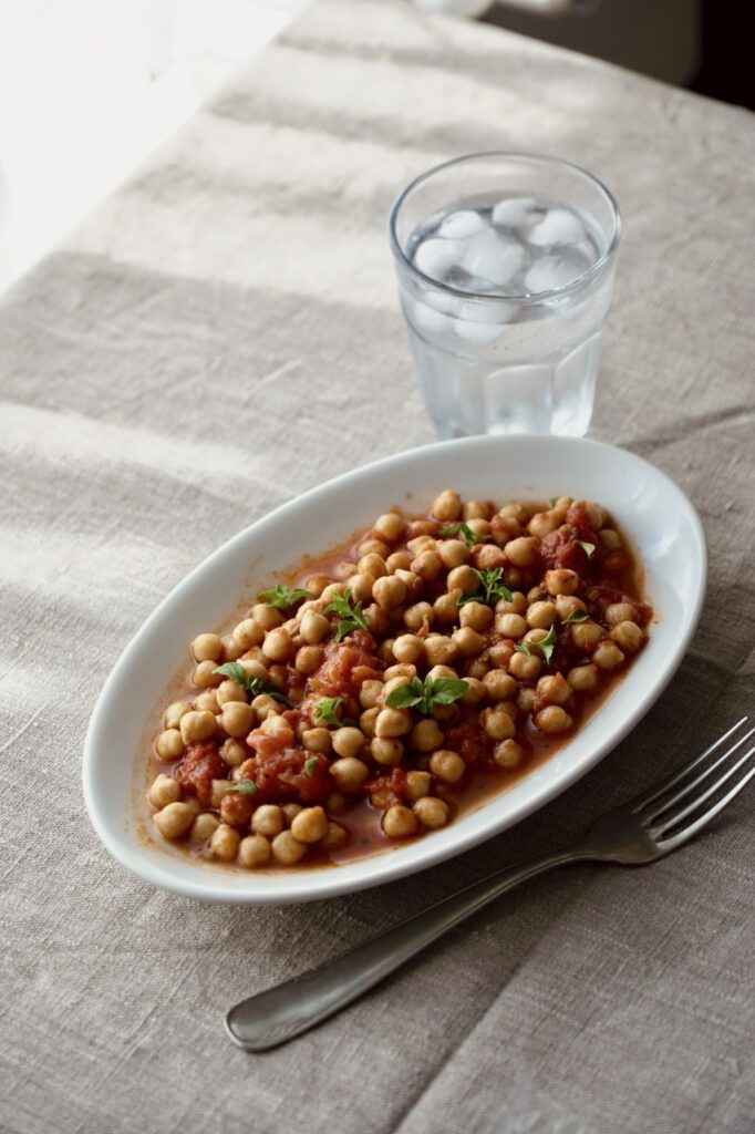 Marrokanische Kichererbsen mit Fenchelsamen in Tomatensauce