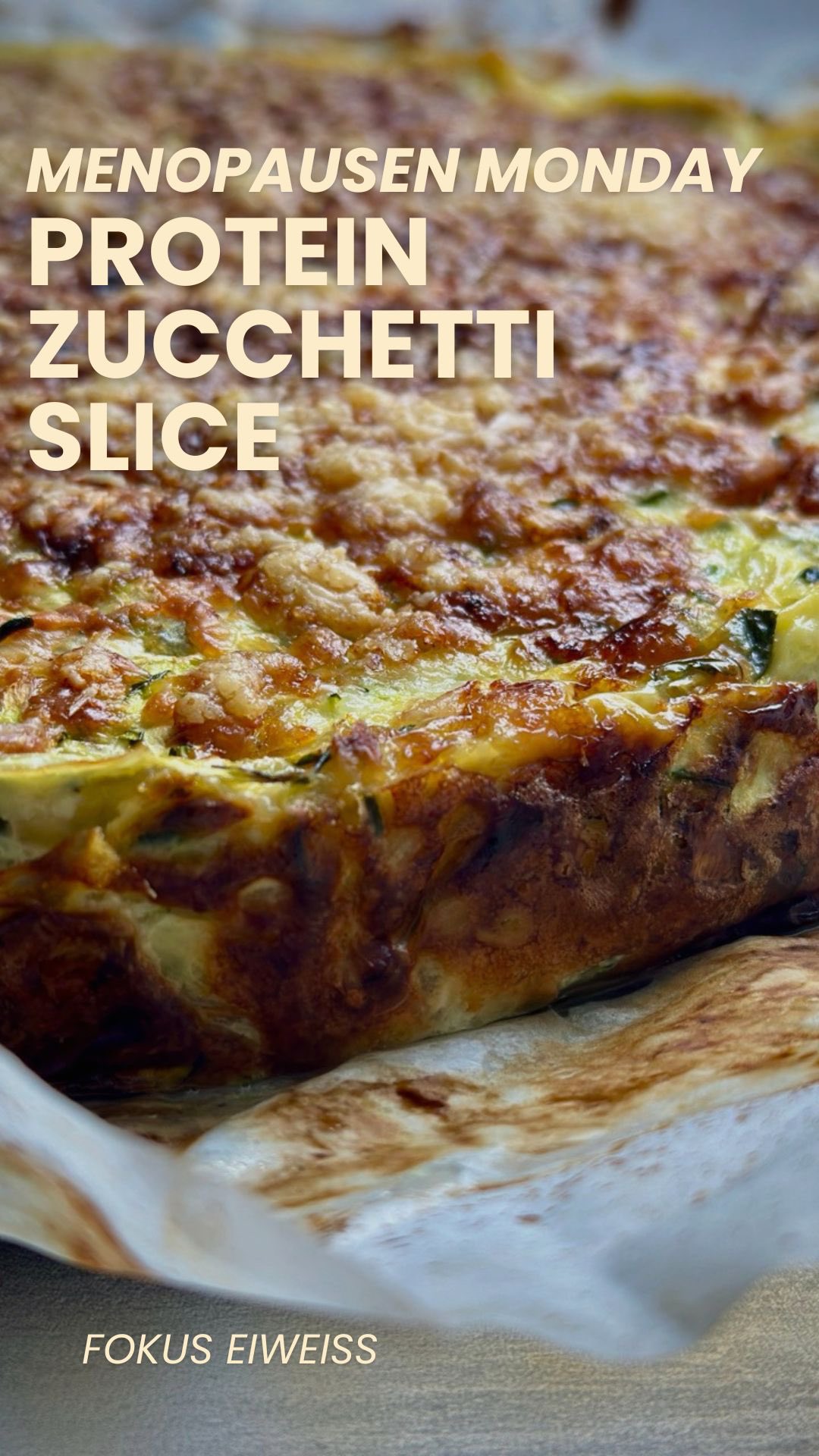 ✨ Menopausen Monday – Protein Zucchini Slice ✨
Mehr Eiweiß essen muss nicht kompliziert sein – dieser Protein Zucchini Slice ist schnell gemacht, sättigend und schmeckt einfach köstlich! 🥒💪
Dank Eiern, Hüttenkäse und Halloumi liefert er dir eine geballte Portion Protein – perfekt für deine Muskeln, deinen Stoffwechsel und ein langes Sättigungsgefühl.

🌟 Warum mehr Eiweiß in der Perimenopause oder Wechseljahren?

➡️ Das Rezept findet Du auf meinem Blog vivikocht.ch

Hilft, Muskelmasse zu erhalten
Stabilisiert den Blutzuckerspiegel
Unterstützt die Fettverbrennung

#MenopausenMonday #Eiweißreich #HealthyRecipes #ProteinSnack #MealPrep

#saisonalesgemüse #instafood #easyrecipes #schnellesrezept #foodinfluencer #food #easyrecipe #foodaddict #cookingvideo #gloobyfood #cookingvideos #tabletopdirector #foodstyling #schnellerezepte #einfacherezepte #food52