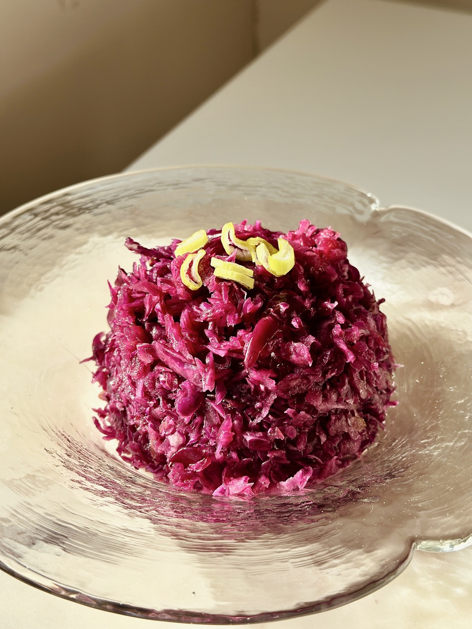 Winterlicher Rotkohl-Apfel-Salat