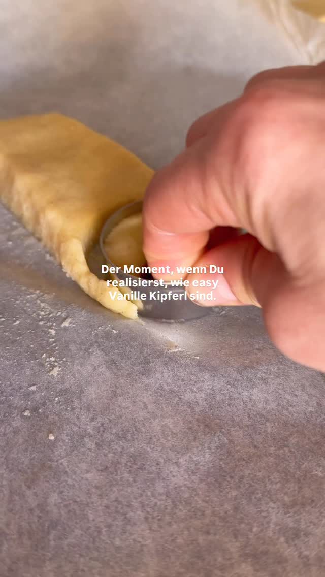 Welchen Trick muss ich noch kennen? 🍪🎄
#weihnachten #weihnachtskekse #trick #kekse #vanillekipferl #einfachbacken