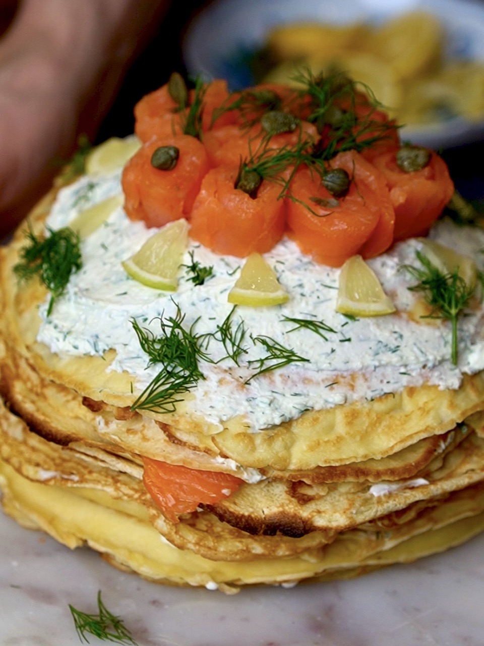 Pfannkuchen-Frischkäse Lachs Torte Rezept