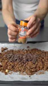 Zimt für Schokolade Haselnuss Protein Granola
