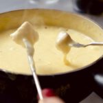 Schweizer Käsefondue einfachstes Rezept - Vivikocht