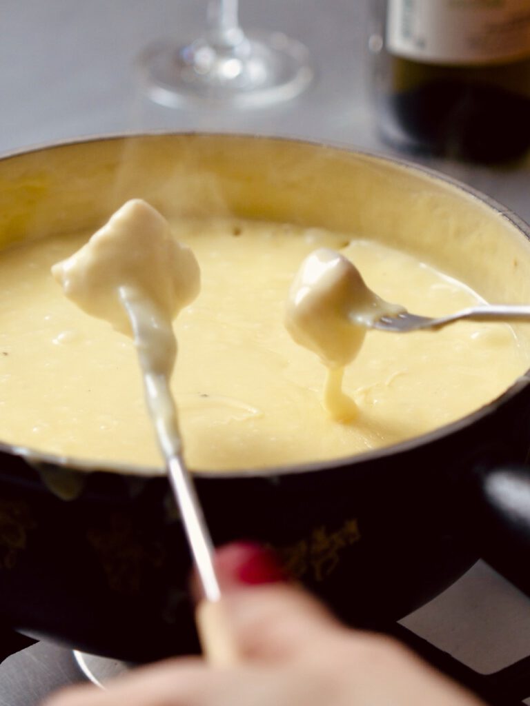 Schweizer Käsefondue einfachstes Rezept - Vivikocht