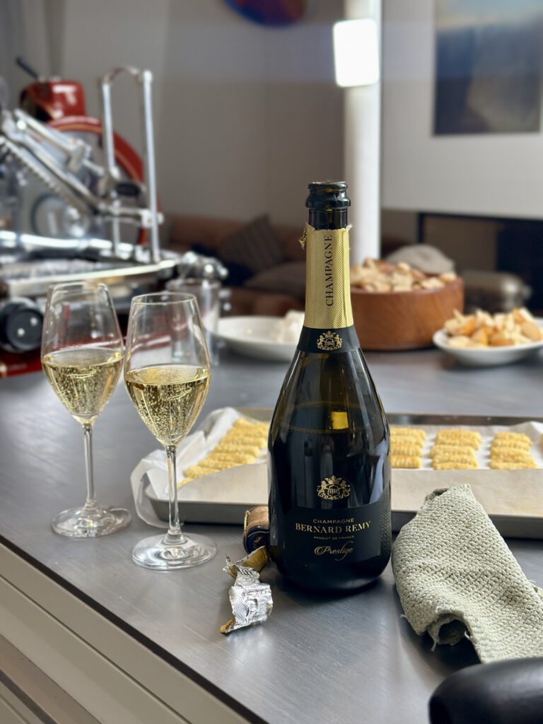 Champagner zu den Käsestangl