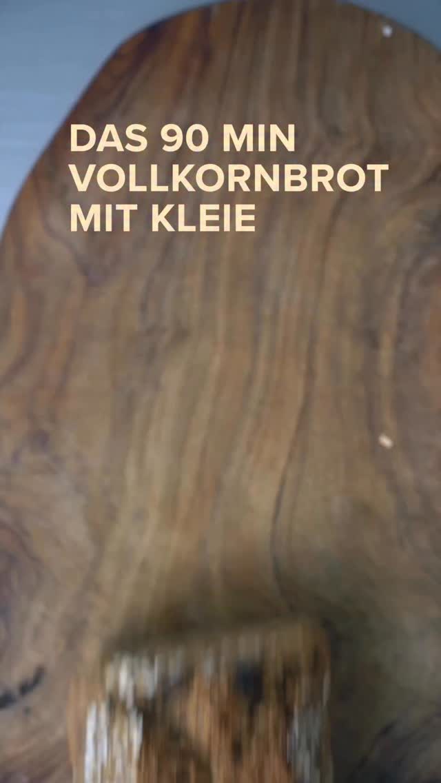 Saftig, sättigend, ballaststoffreich: mein Vollkornbrot mit Hafer- & Weizenkleie 🤎
Einfacher Teig, mega Ergebnis – und bleibt richtig lange frisch.

💬Kommentiere „1“ und ich schicke dir das Rezept 🍞

#vollkornbrot #kleie #ballaststoffe #darmgesundheit #backenmachtglücklich